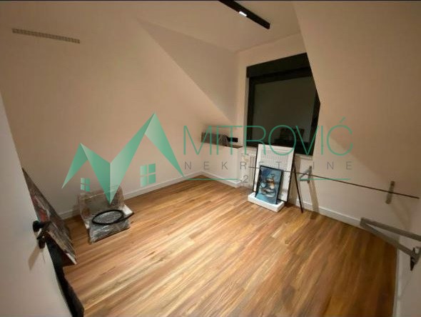 Slika 6 - Prodaje se luksuzno renoviran četvorosoban stan u centru grada – Železnička ulica 