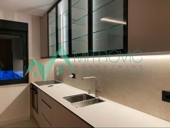 Slika 10 - Prodaje se luksuzno renoviran četvorosoban stan u centru grada – Železnička ulica 