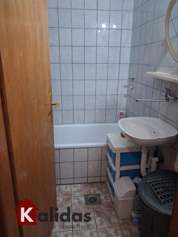 Slika 3 - Stan,NOVI SAD,ŠONSI,kv: 31, € 75000, ID: 1008220