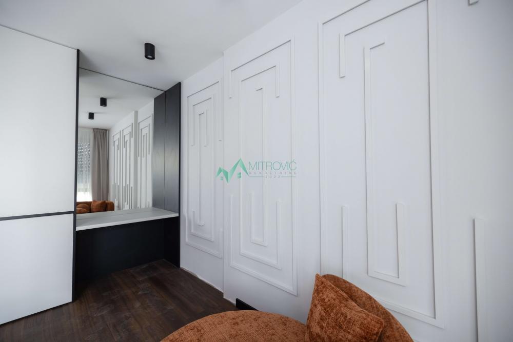 Slika 8 - Novi Sad, Sajam - Kompletno i kvalitetno nameštena komforna garsonjera - povrat PDV-a 