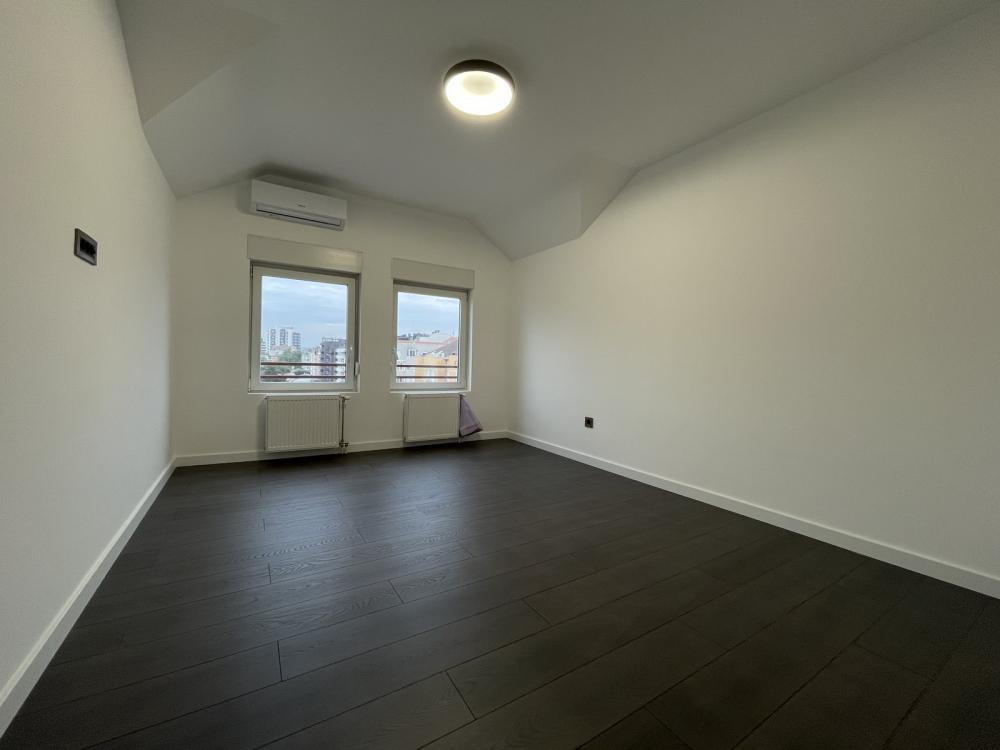 Slika 6 - Odličan renoviran! Četvorosoban!