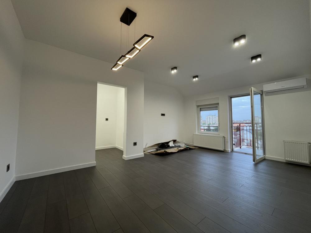 Slika 0 - Odličan renoviran! Četvorosoban!