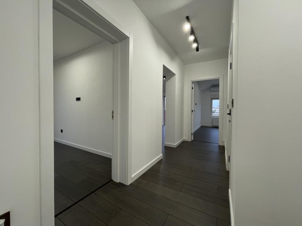 Slika 11 - Odličan renoviran! Četvorosoban!