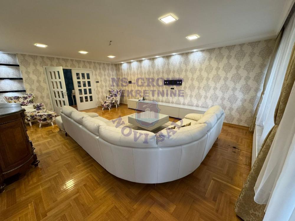 Slika 1 - Petosoban, Grbavica Novi Sad