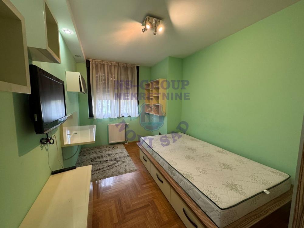 Slika 9 - Petosoban, Grbavica Novi Sad