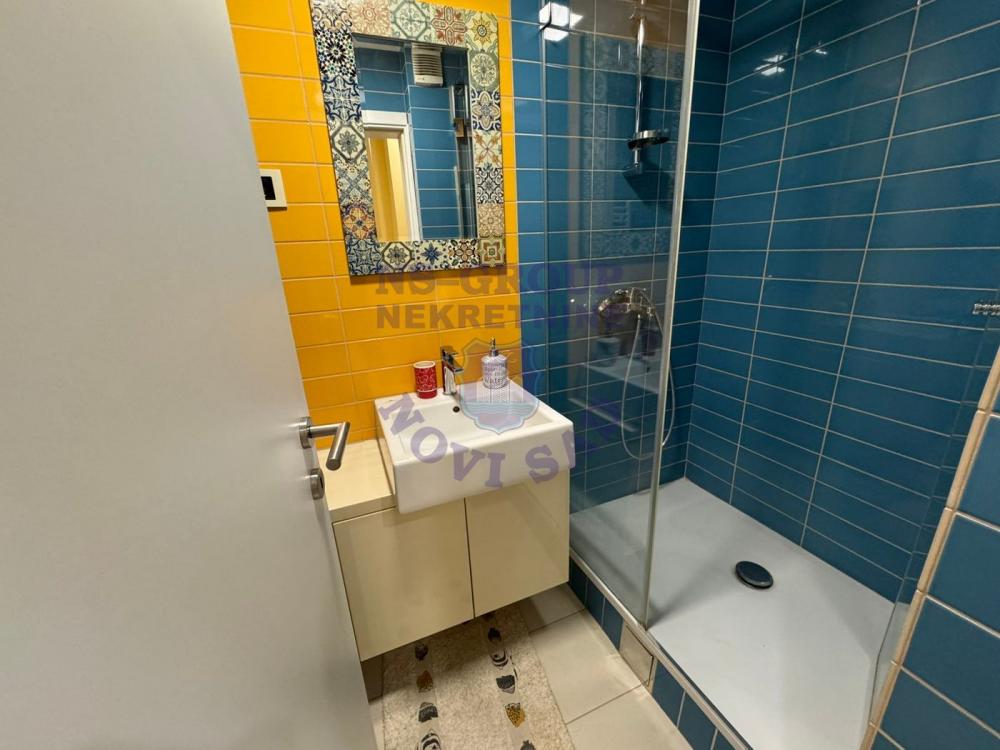 Slika 11 - Petosoban, Grbavica Novi Sad