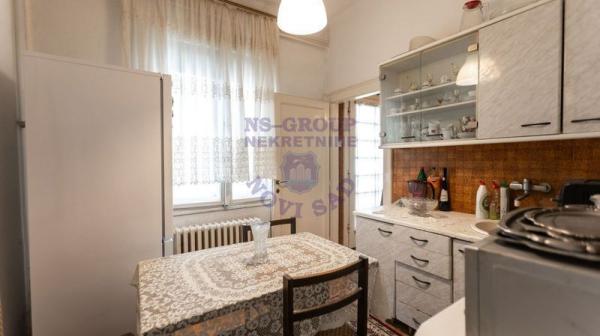 Slika 3 - Dvoiposoban, 80m2, Novi Sad centar Novi Sad, sa terasom