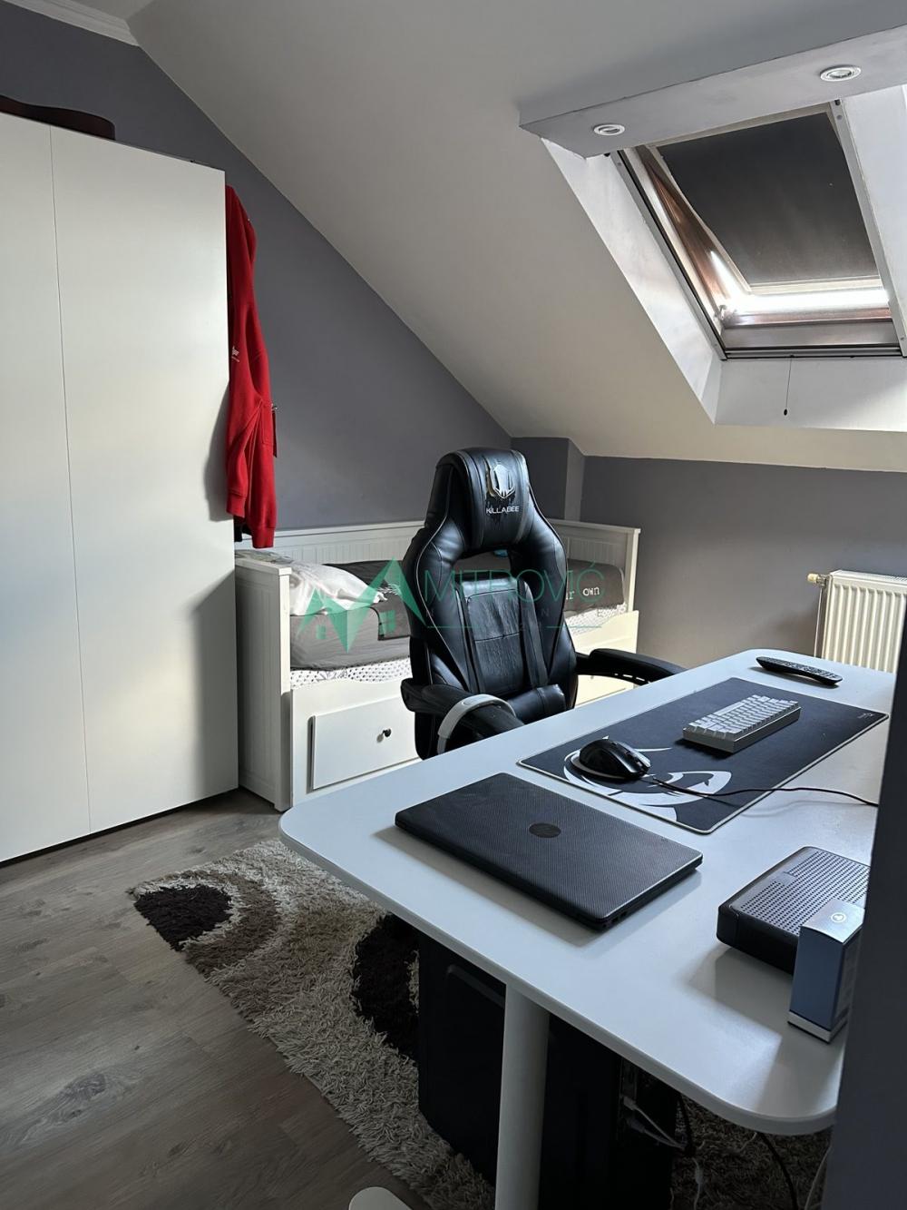 Slika 5 - Komforan duplex - dve zastakljene terase + parking! 