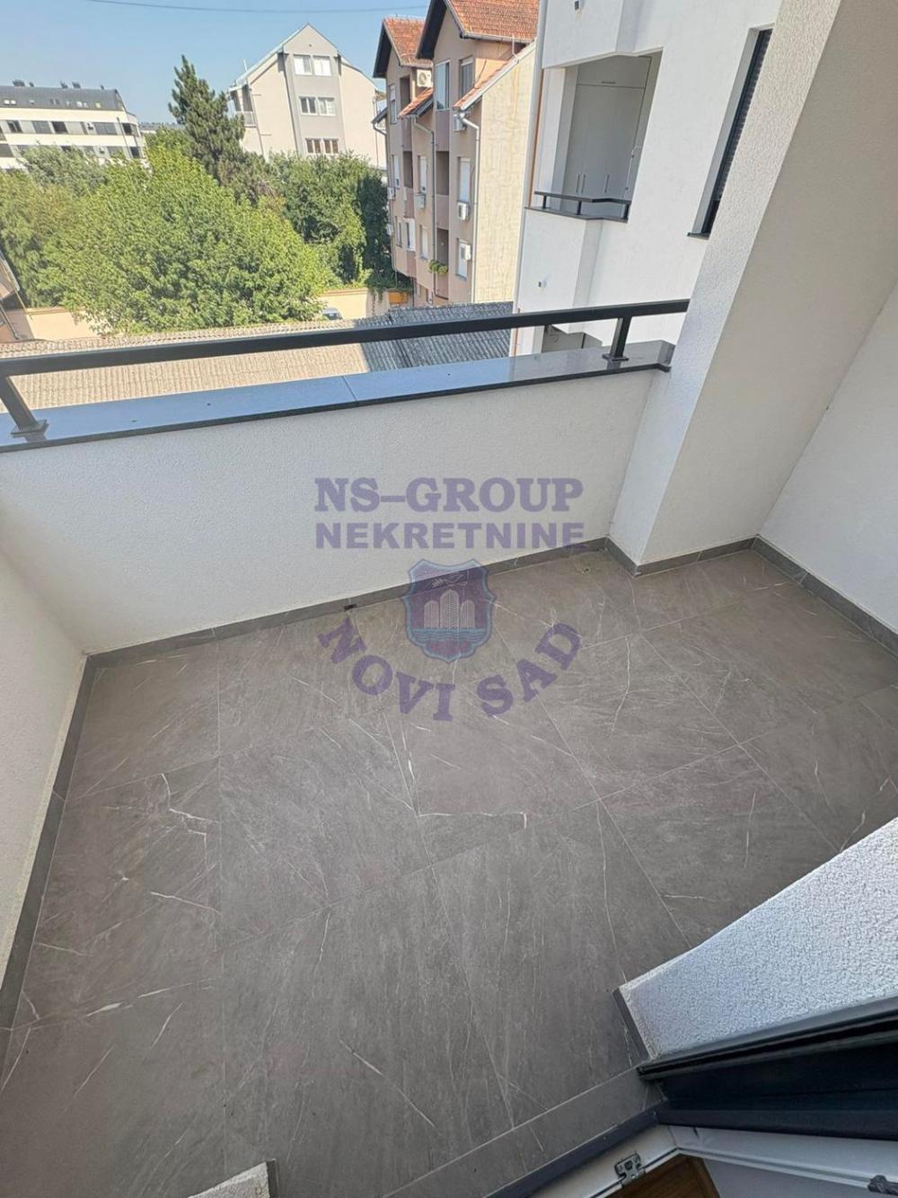 Slika 1 - Trosoban, 70m2, Telep Novi Sad, sa terasom, ima lift