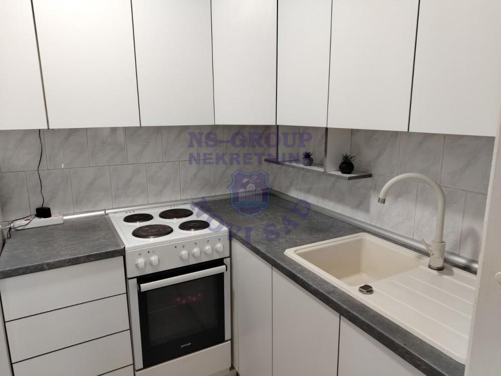 Slika 2 - Dvosoban, 52m2, Liman 3 Novi Sad, sa terasom, ima lift