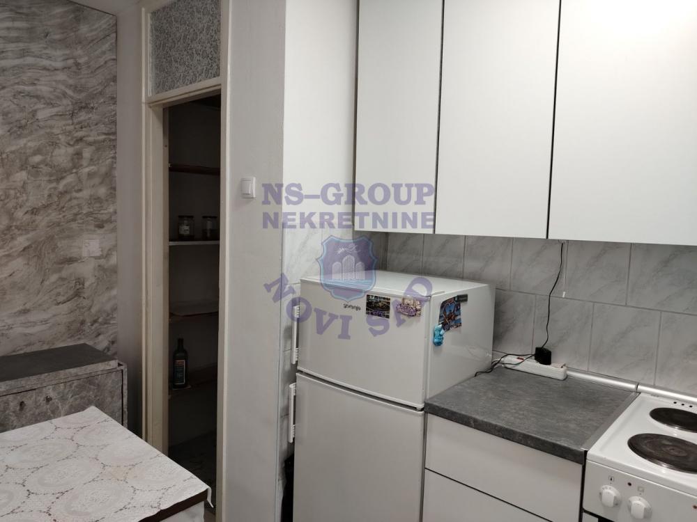 Slika 3 - Dvosoban, 52m2, Liman 3 Novi Sad, sa terasom, ima lift