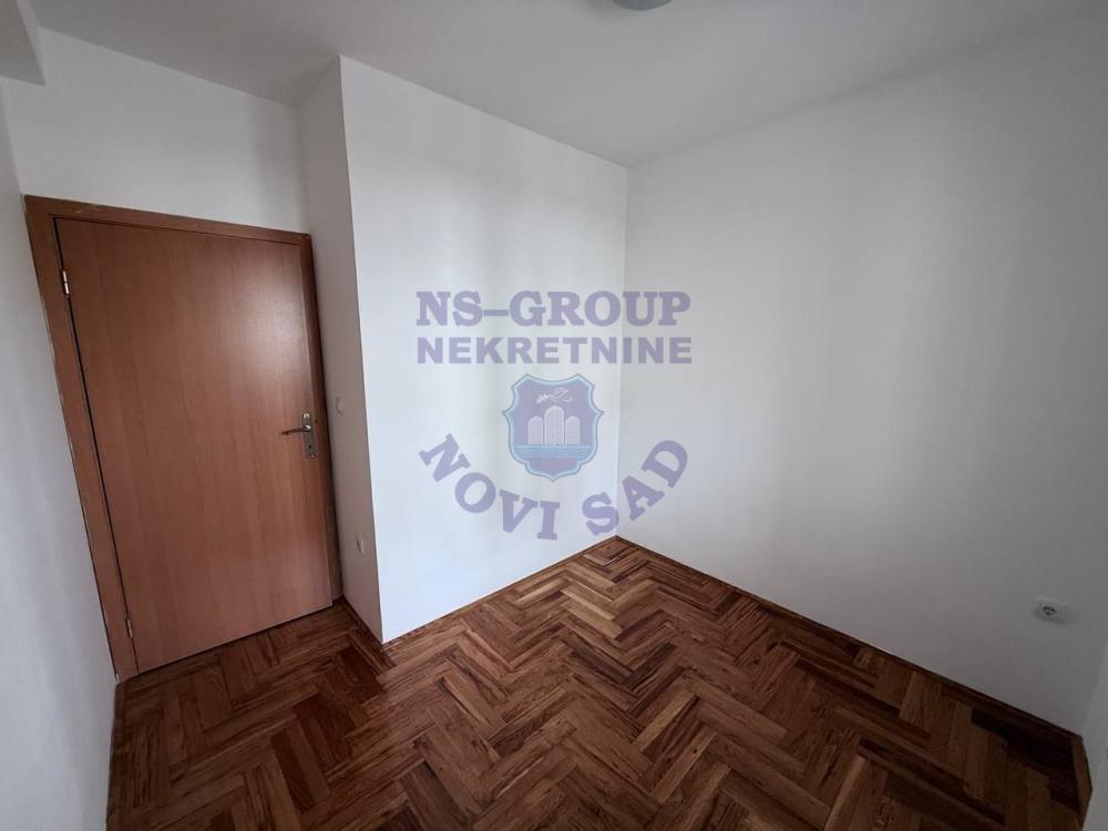 Slika 1 - Prodaja stana, 36m2, Bulevar patrijarha Pavla (Somborski bulevar) Novi Sad, sa terasom, ima lift