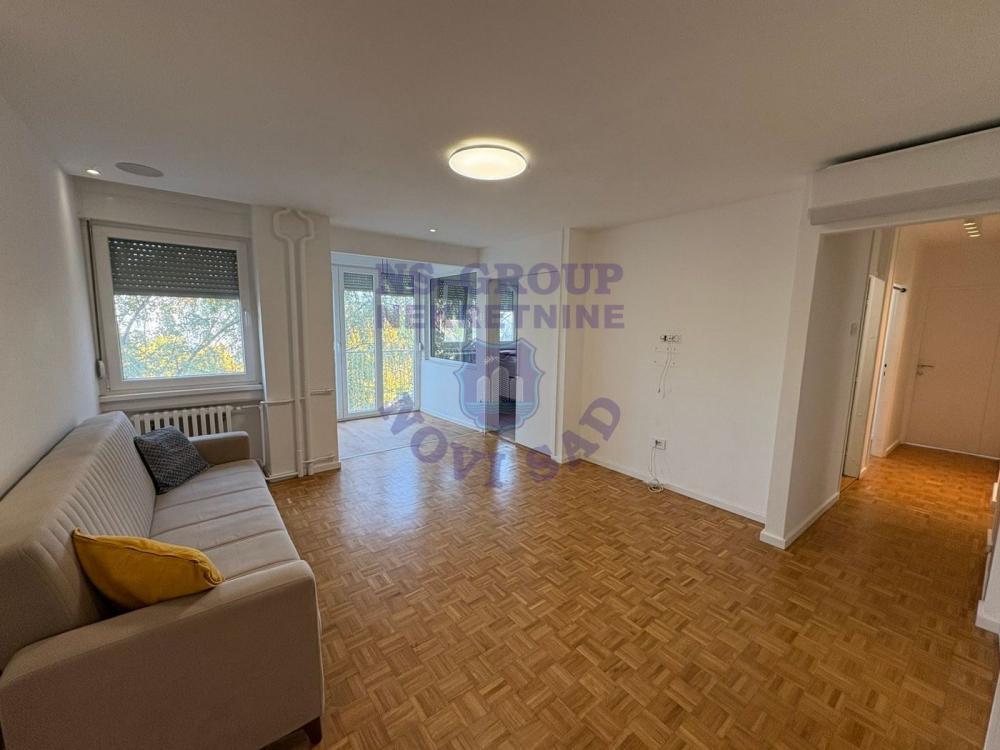 Glavna slika -Četvorosoban stan kod Socijalnog