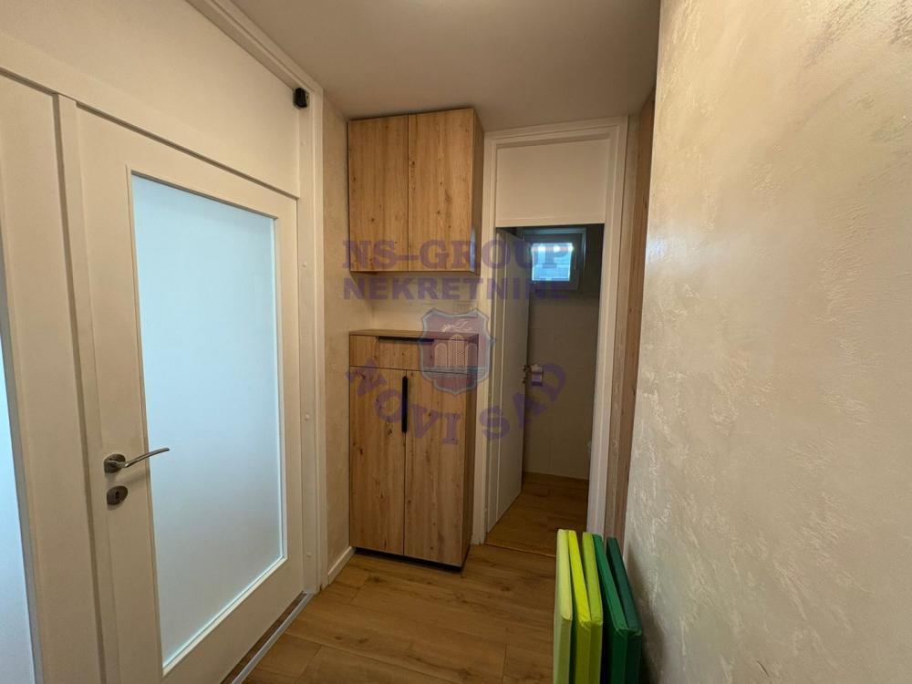 Glavna slika -Četvorosoban stan kod Socijalnog-75m2