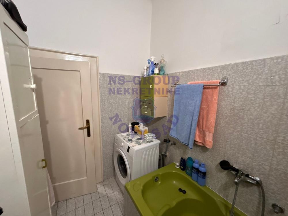 Slika 7 - Salonac na odličnoj lokaciji!