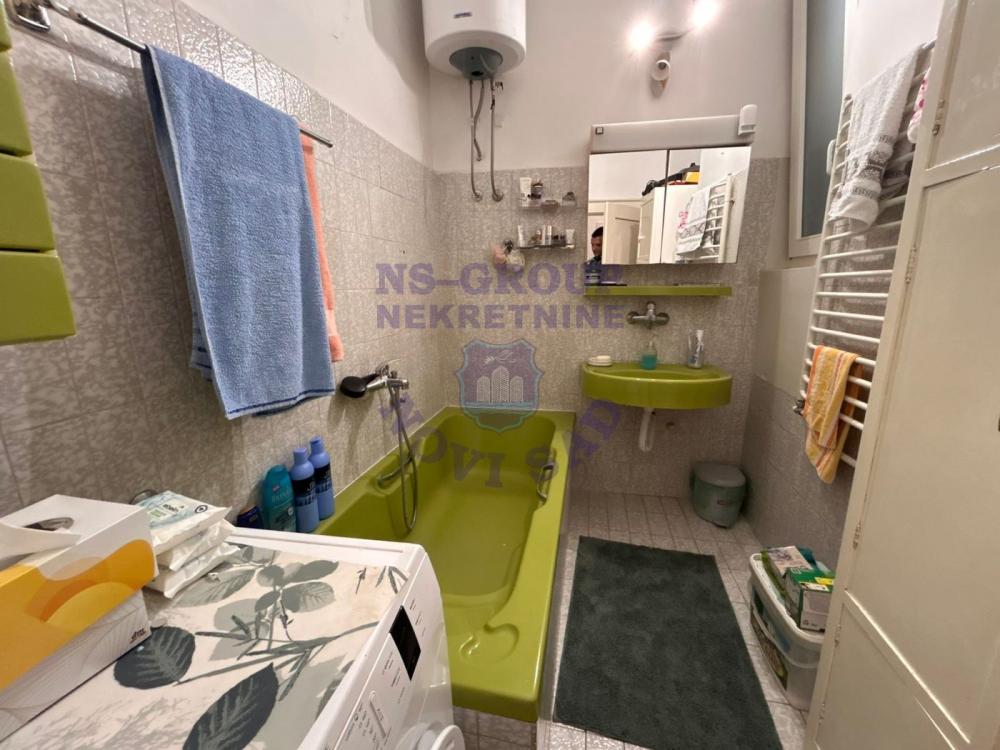 Slika 4 - Trosoban, 104m2, Bulevar oslobođenja Novi Sad, sa terasom