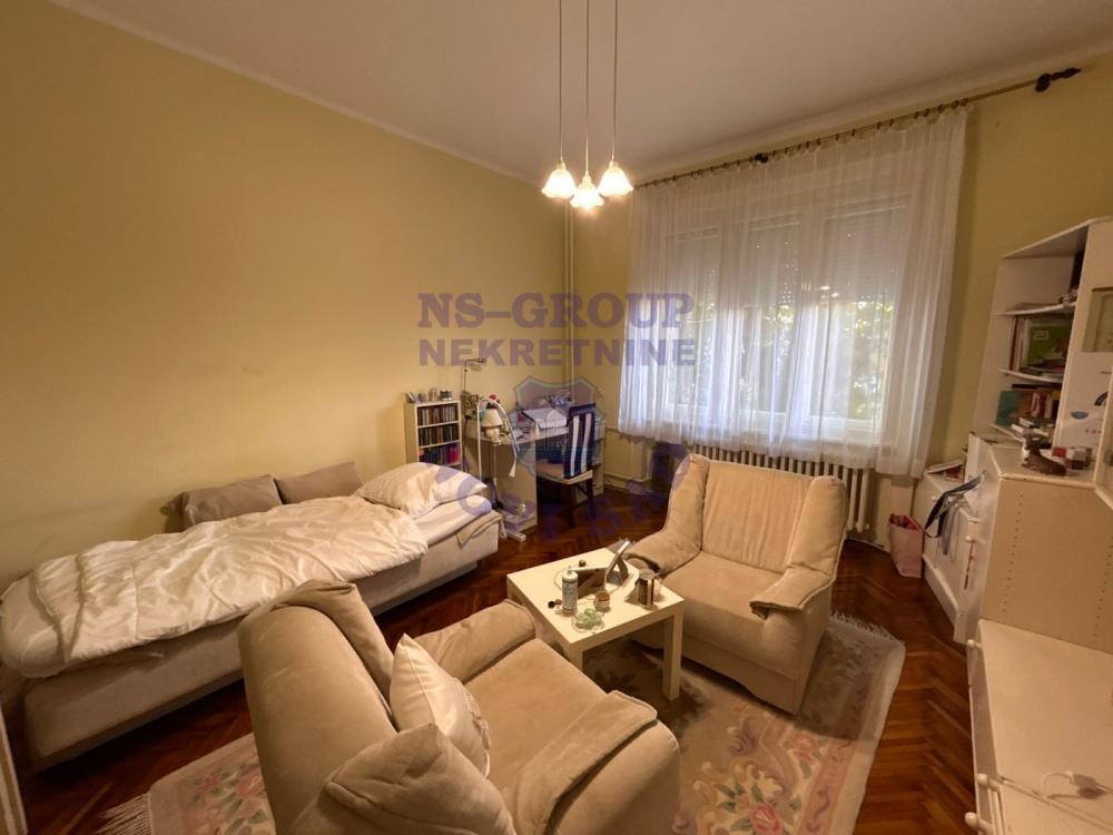 Slika 1 - Trosoban, 104m2, Bulevar oslobođenja Novi Sad, sa terasom