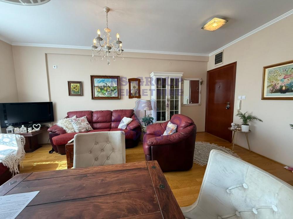 Slika 2 - Izuzetan duplex - Grbavica!