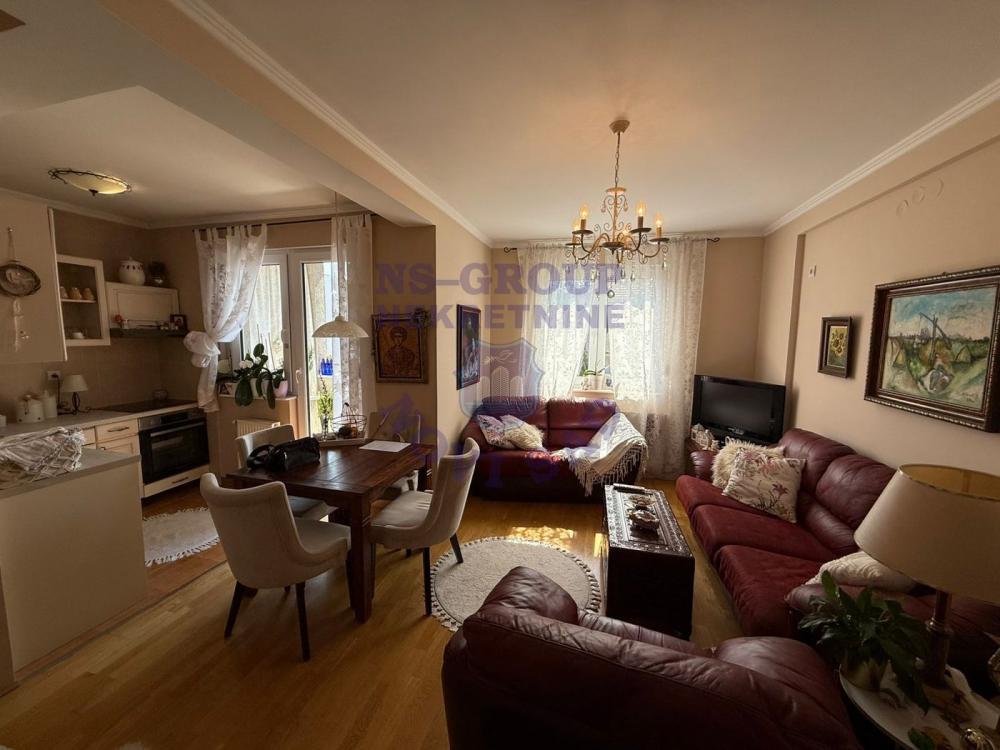 Glavna slika -Izuzetan duplex - Grbavica!