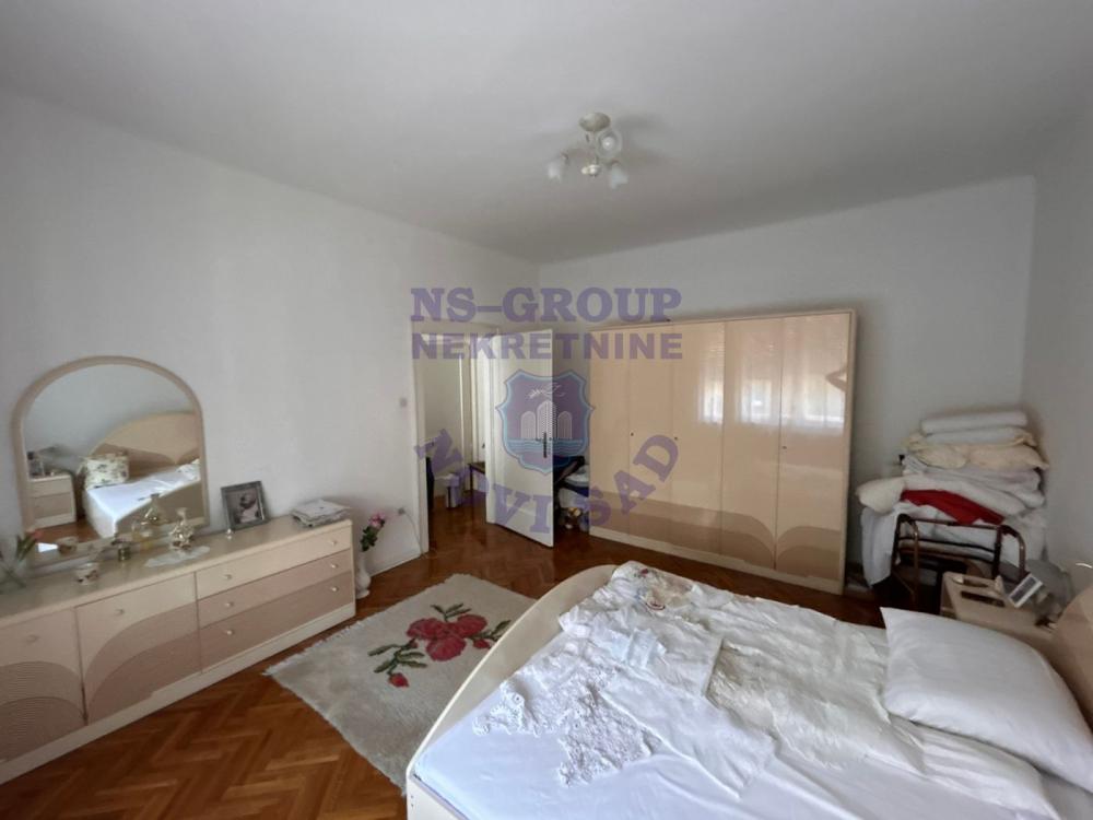 Slika 4 - Trosoban salonac na odlicnoj lokaciji 