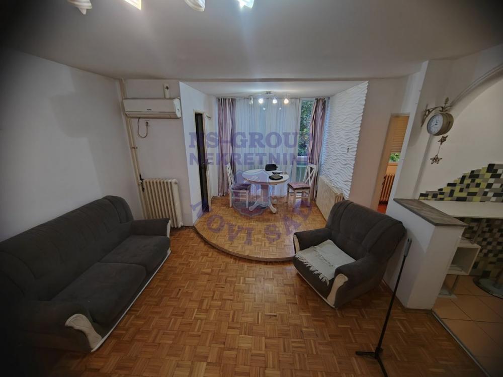 Glavna slika -Troiposoban stan na Novom Naselju 