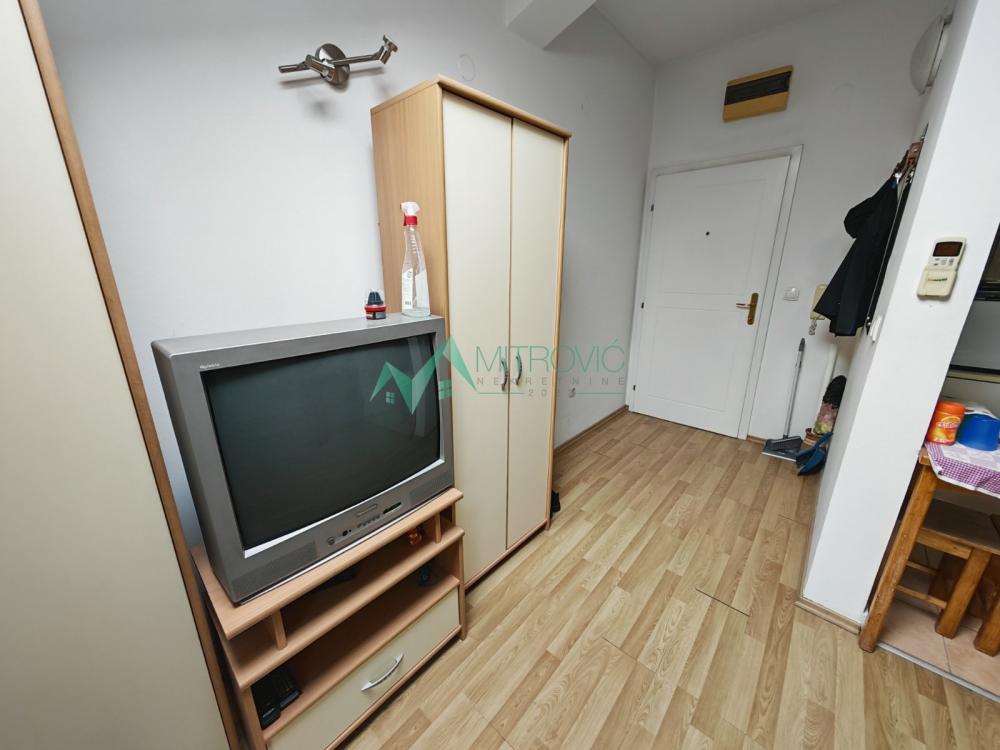 Slika 5 - Satelit, blizina pijace. Povoljna garsonjera od 22m2! 