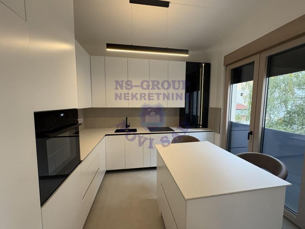 Slika 2 - Fenomenalan cetvorosoban stan na Spensu, vredan vase paznje!!