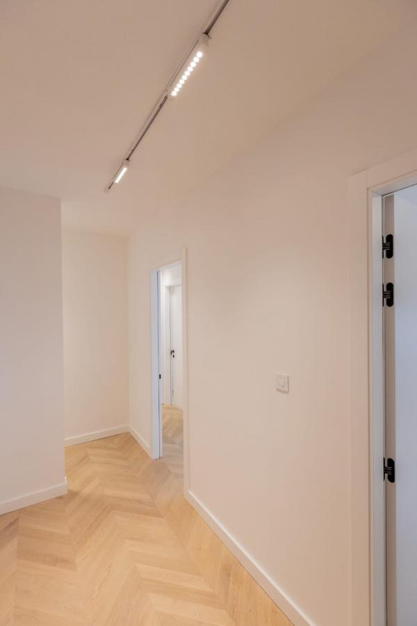 Slika 7 - Četvorosoban stan sa parking mestom u Centru.