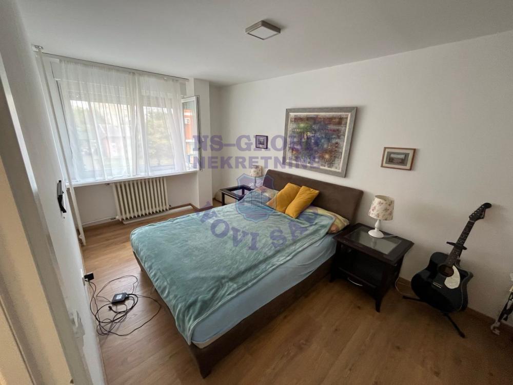 Slika 3 - Trosoban stan na Limanu 3 