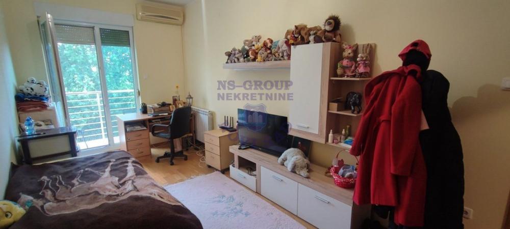 Slika 4 - Trosoban stan na Limanu 3 