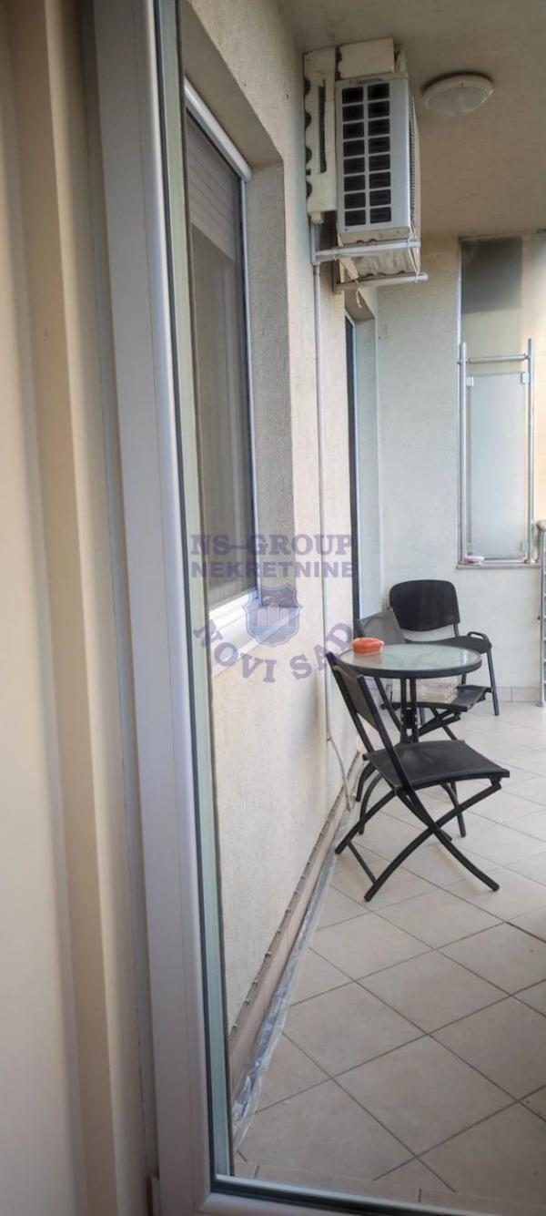 Glavna slika -Trosoban stan na Limanu 3 