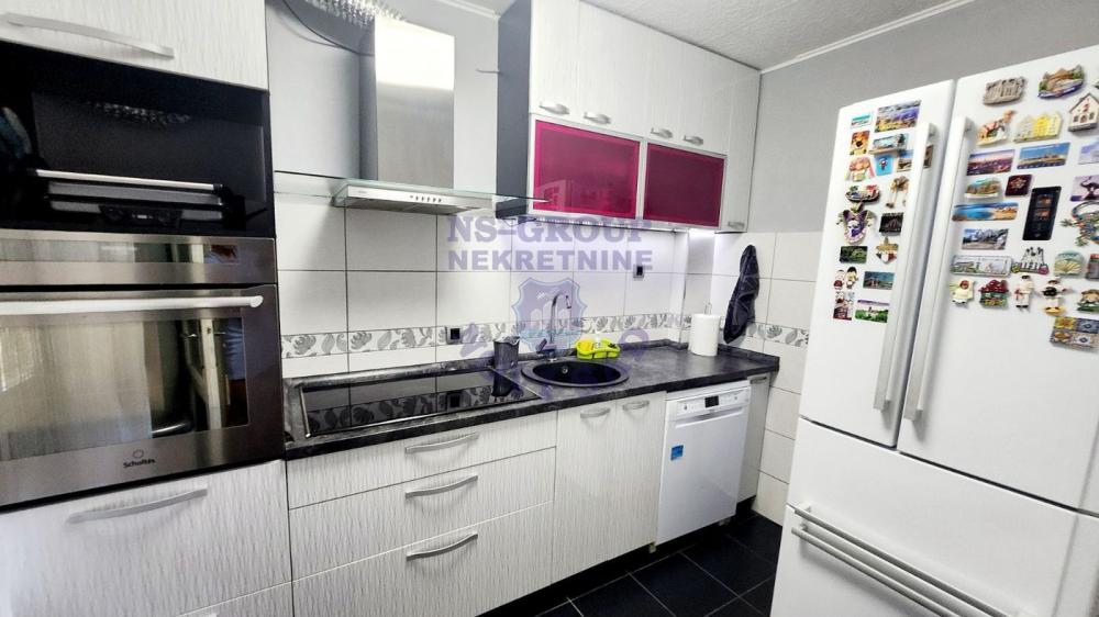 Slika 10 - Trosoban stan na  Limanu 3 