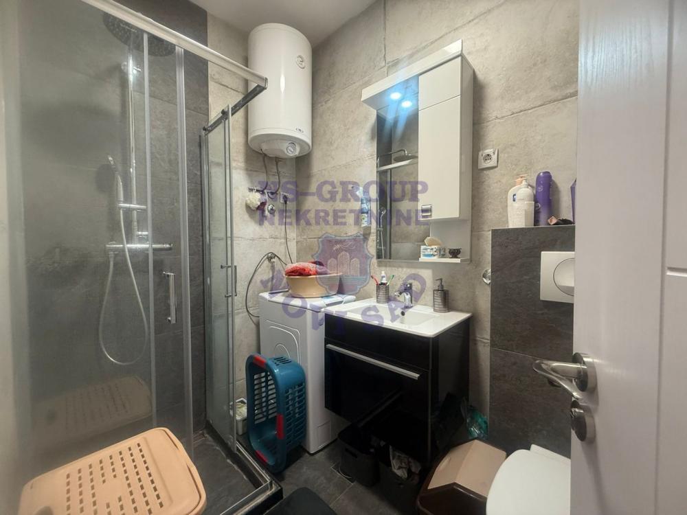 Slika 5 - Dvoiposoban, 53m2, Nova Detelinara Novi Sad, sa terasom, ima lift