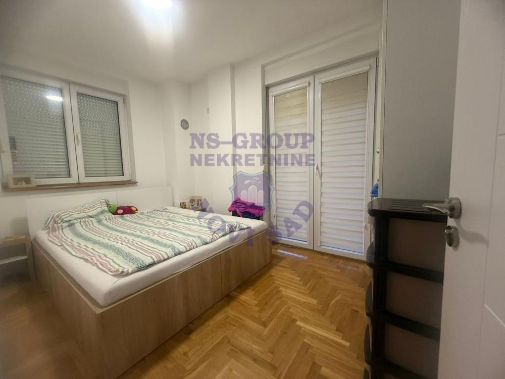 Slika 3 - Dvoiposoban, 53m2, Nova Detelinara Novi Sad, sa terasom, ima lift