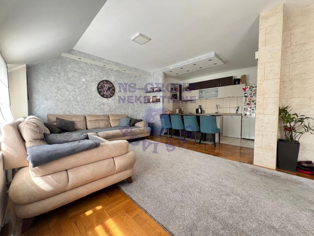 Glavna slika -Trosoban stan na Novoj detelinari 