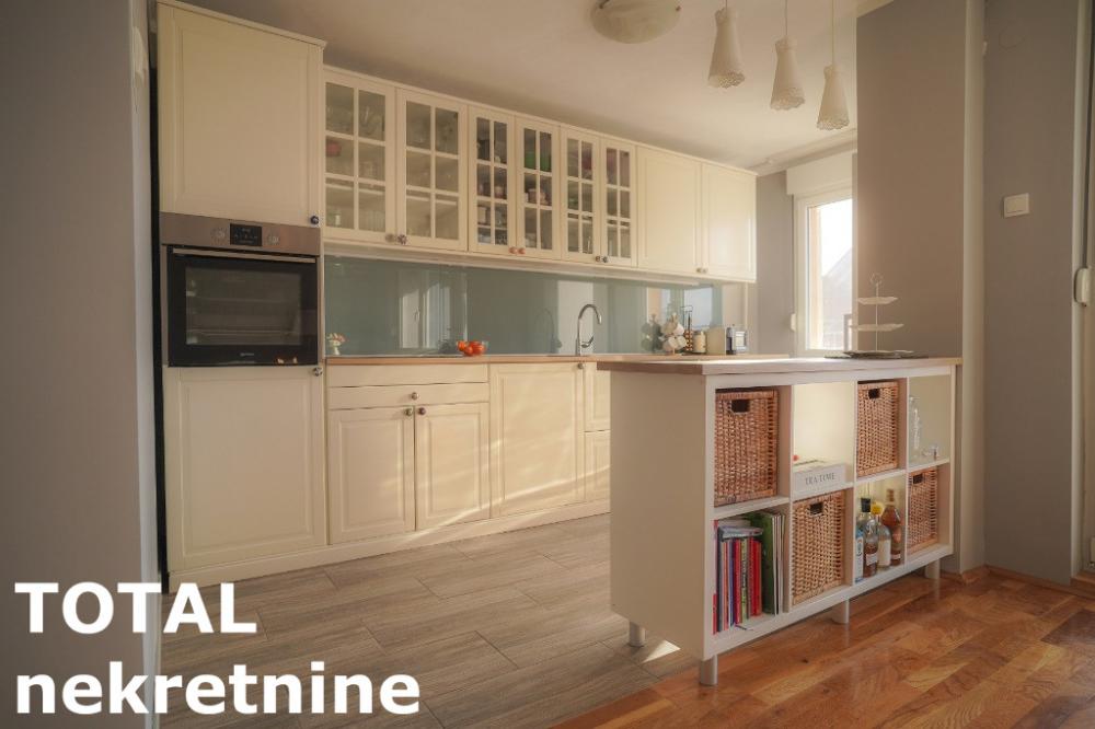 Slika 5 - Stan,NOVI SAD,LIMAN 4,kv: 69.00, € 247200, ID: 1100015