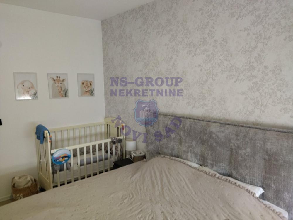 Slika 5 - Odlican cetvorosoban stan u Petrovaradinu!