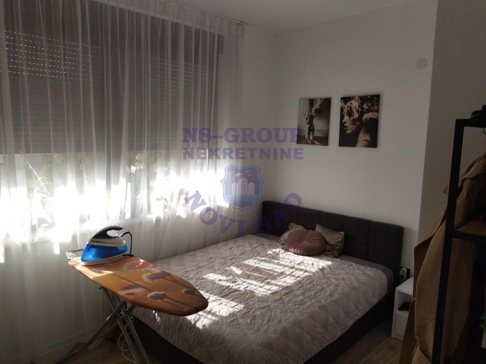 Slika 9 - Odlican cetvorosoban stan u Petrovaradinu!