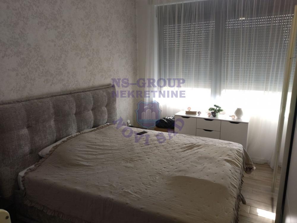 Slika 6 - Odlican cetvorosoban stan u Petrovaradinu!