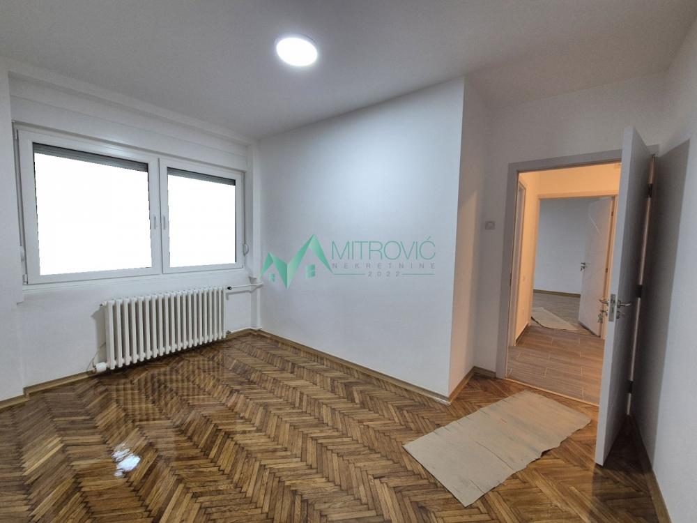 Slika 2 - Novi Sad, Grbavica - Dvoiposoban stan 52 m2 sa terasom od 7m2 