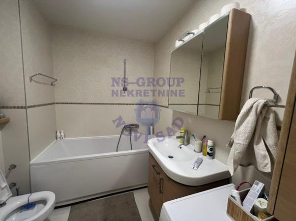 Slika 2 - Prodaja stana, 120m2, Sajmište Novi Sad, sa terasom, ima lift