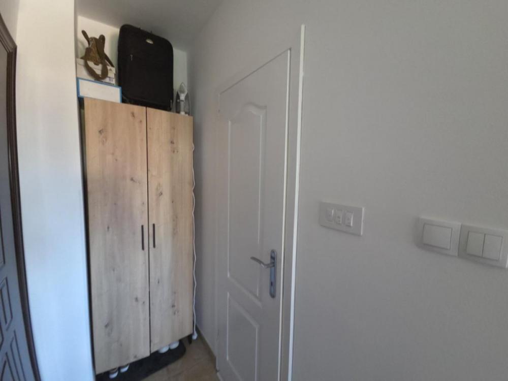 Slika 5 - Jednosoban, 25m2, Nova Detelinara Novi Sad, sa terasom, sa parkingom