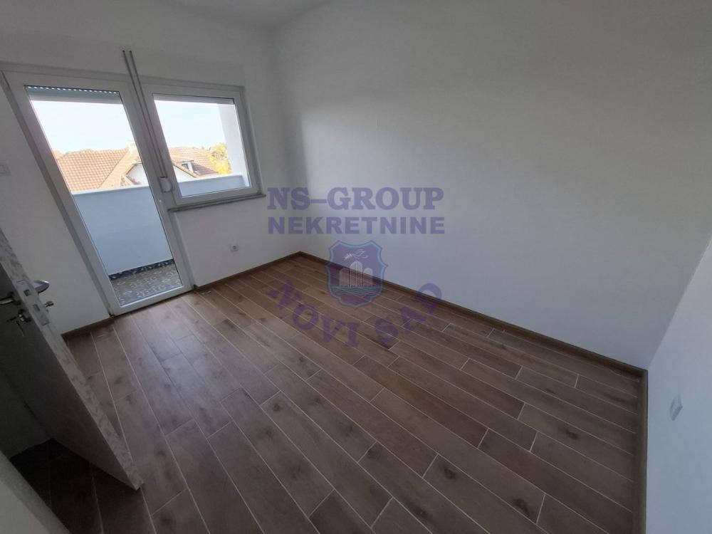 Slika 3 - Trosoban, 61m2, Veternik Novi Sad, sa terasom