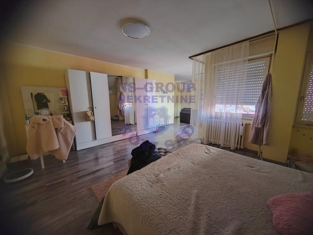 Slika 5 - Troiposoban, 98m2, Liman 4 Novi Sad, sa terasom, ima lift