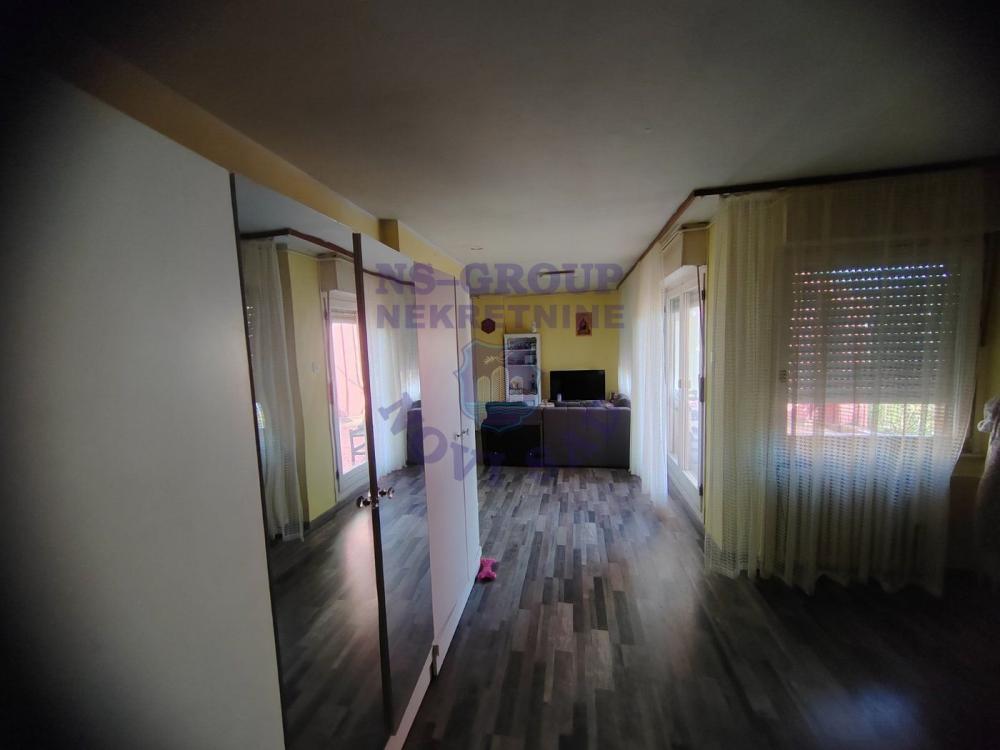 Slika 6 - Troiposoban, 98m2, Liman 4 Novi Sad, sa terasom, ima lift