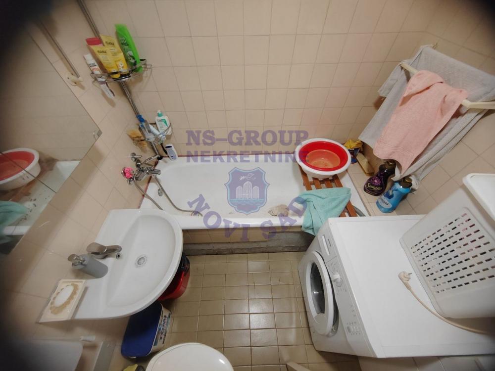 Slika 9 - Troiposoban, 98m2, Liman 4 Novi Sad, sa terasom, ima lift