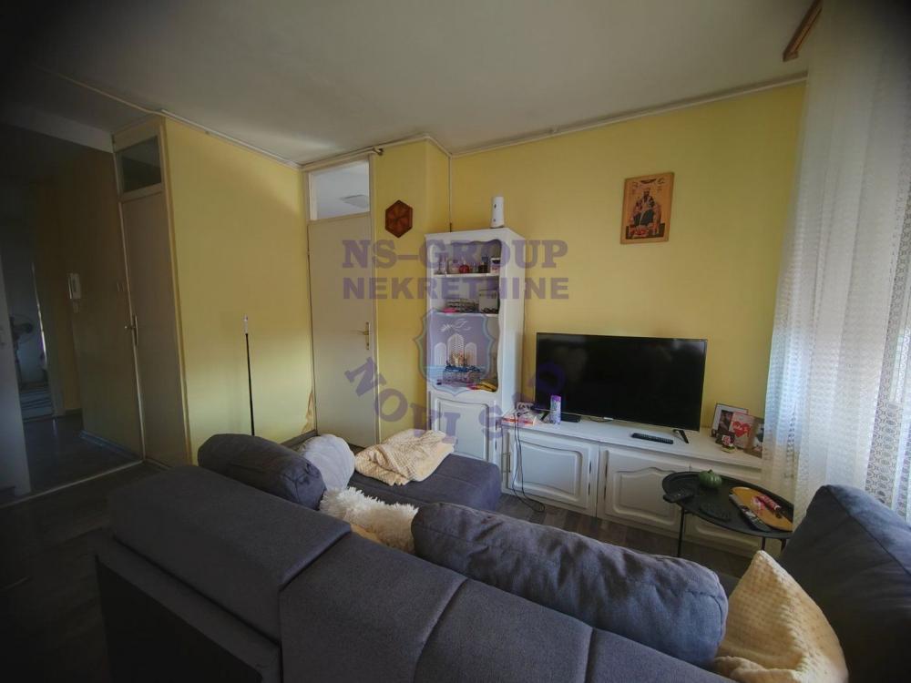 Glavna slika -Troiposoban, 98m2, Liman 4 Novi Sad, sa terasom, ima lift