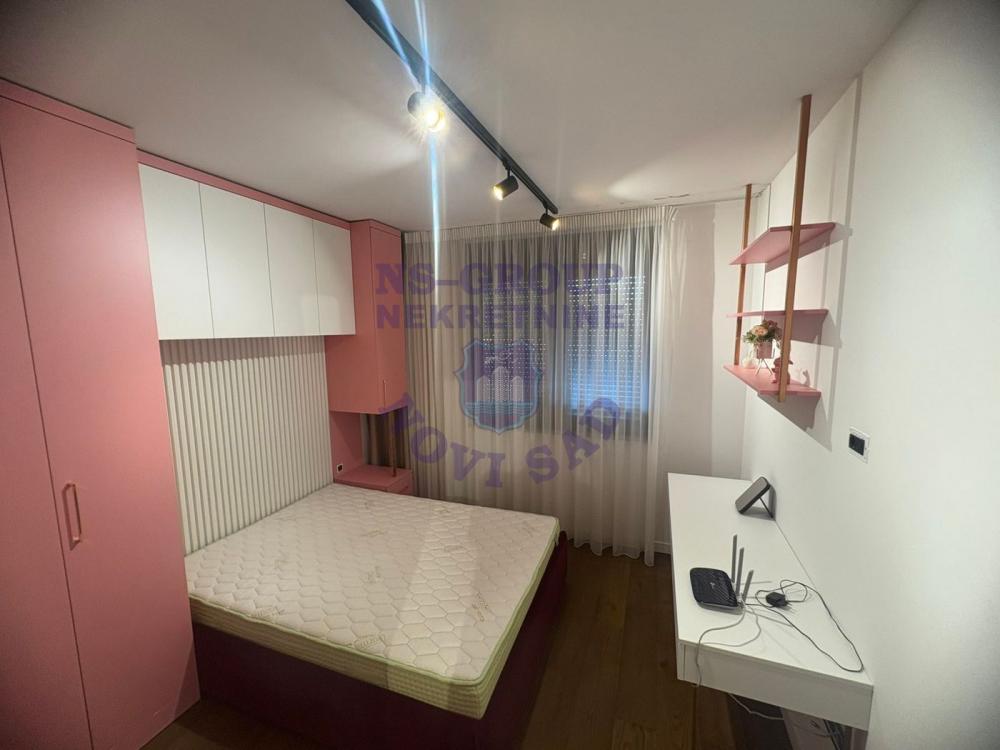 Slika 5 - Četvorosoban, 130m2, Bulevar patrijarha Pavla (Somborski bulevar) Novi Sad, sa terasom, sa garažom