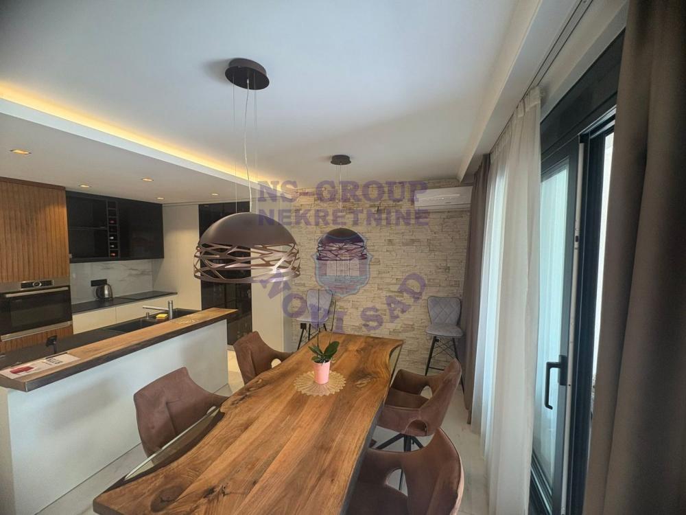 Slika 2 - Četvorosoban, 130m2, Bulevar patrijarha Pavla (Somborski bulevar) Novi Sad, sa terasom, sa garažom