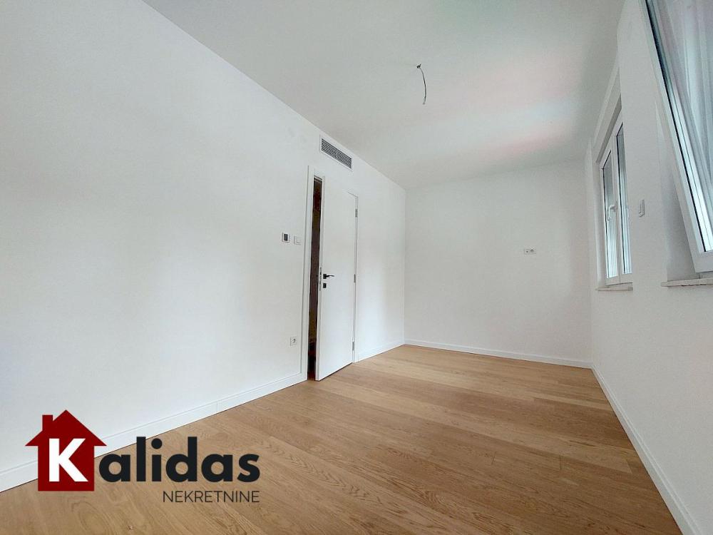 Slika 7 - Stan,NOVI SAD,BULEVAR,kv: 78, € 254740, ID: 1008249